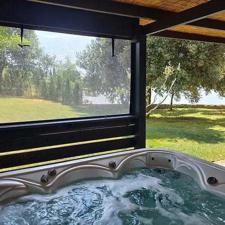 بيت للعطل House Ive, Romantic Escape With Jacuzzi, Pool & Olive Grove Charm In Pomer, Istria *