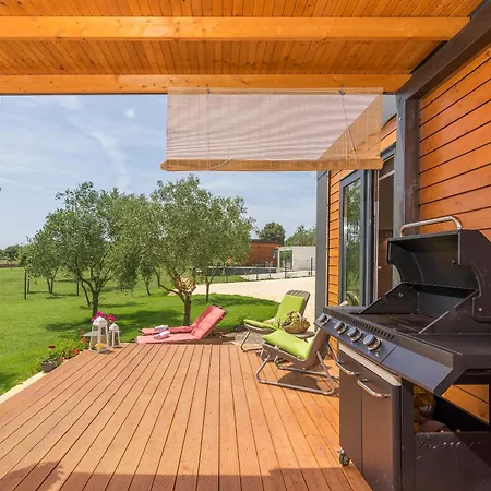 بيت للعطل House Ive, Romantic Escape With Jacuzzi, Pool & Olive Grove Charm In Pomer, Istria *