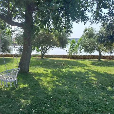 بيت للعطل House Ive, Romantic Escape With Jacuzzi, Pool & Olive Grove Charm In Pomer, Istria بومير