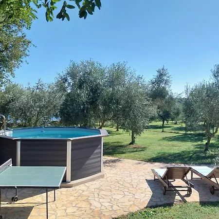 House Ive, Romantic Escape With Jacuzzi, Pool & Olive Grove Charm In Pomer, Istria بيت للعطل بومير
