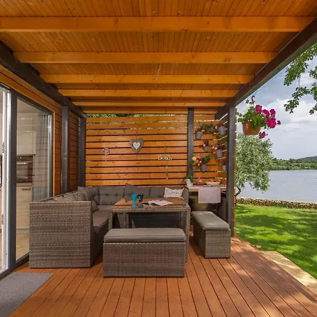 House Ive, Romantic Escape With Jacuzzi, Pool & Olive Grove Charm In Pomer, Istria
