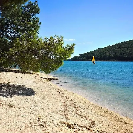 Dom wakacyjny House Ive, Romantic Escape With Jacuzzi, Pool & Olive Grove Charm In Pomer, Istria *