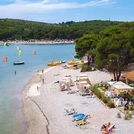 بيت للعطل House Ive, Romantic Escape With Jacuzzi, Pool & Olive Grove Charm In Pomer, Istria
