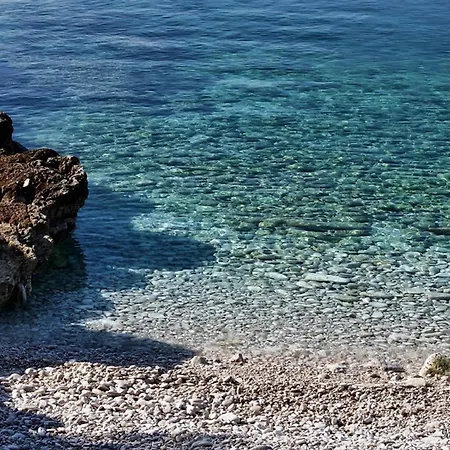 Dom wakacyjny House Ive, Romantic Escape With Jacuzzi, Pool & Olive Grove Charm In Pomer, Istria